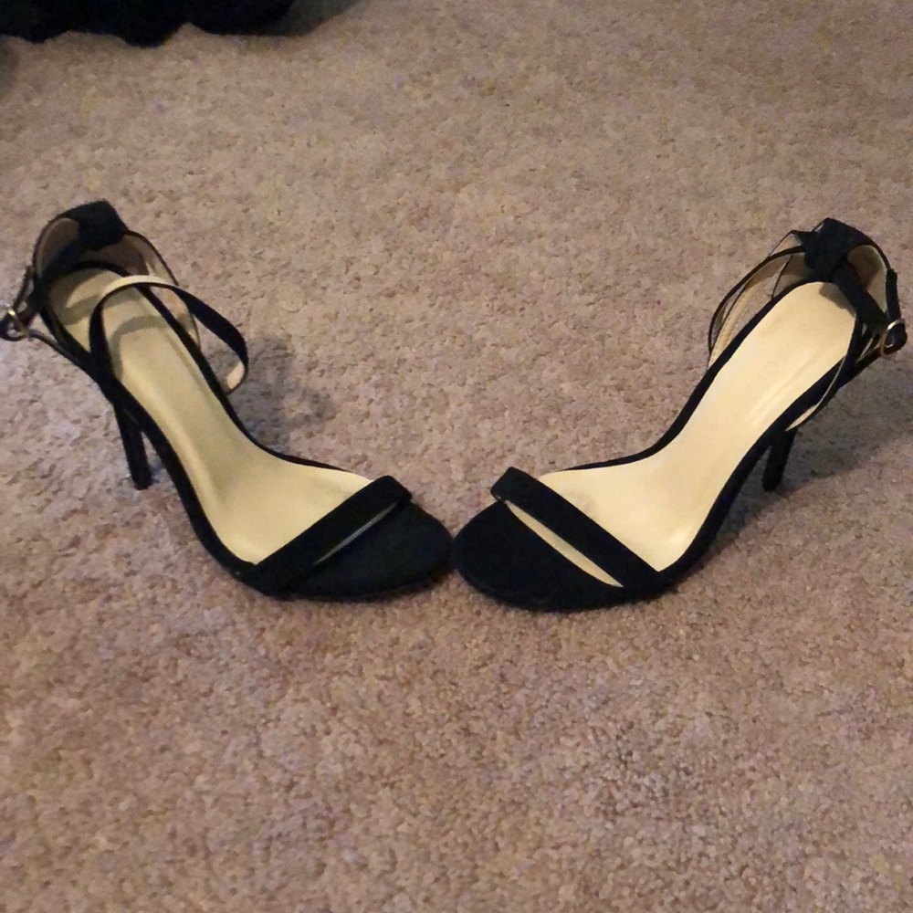 Wild Diva Size 6 Heels